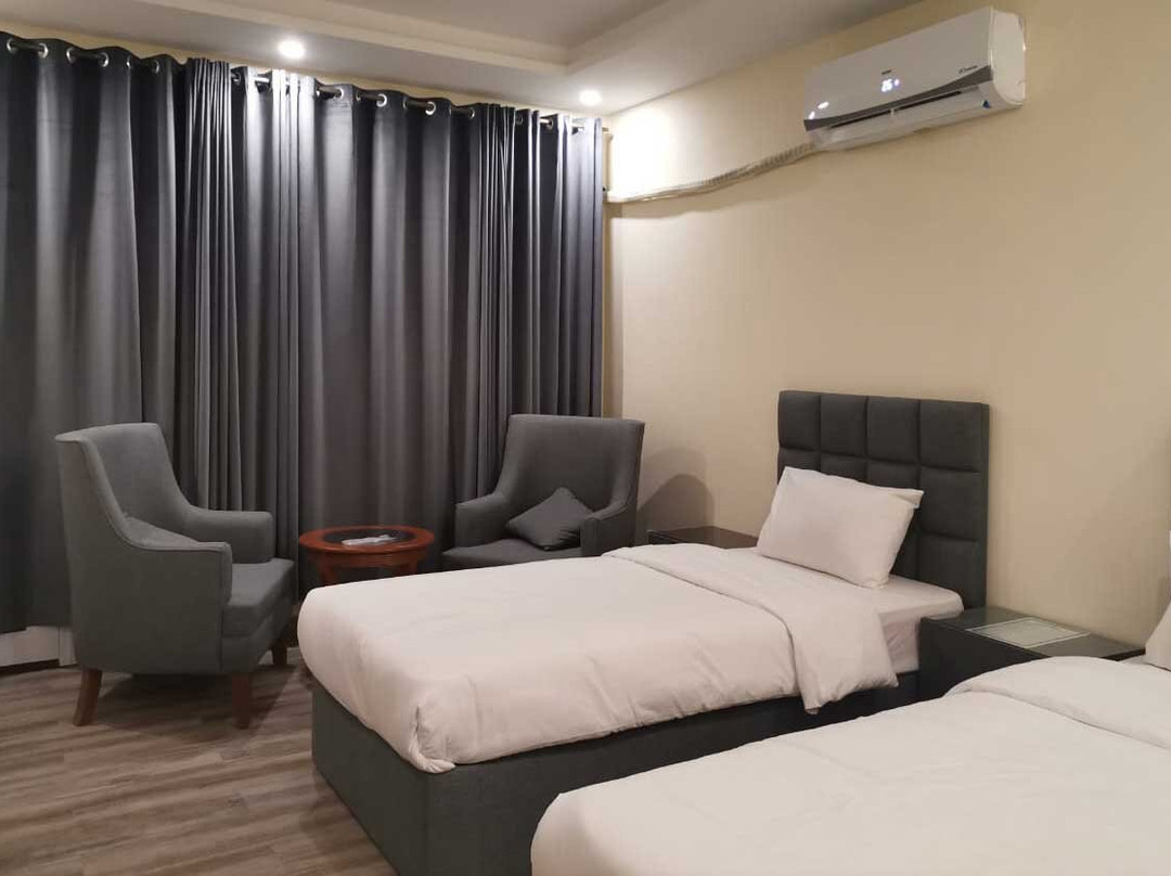 Hilltop Hotel Hunza主图