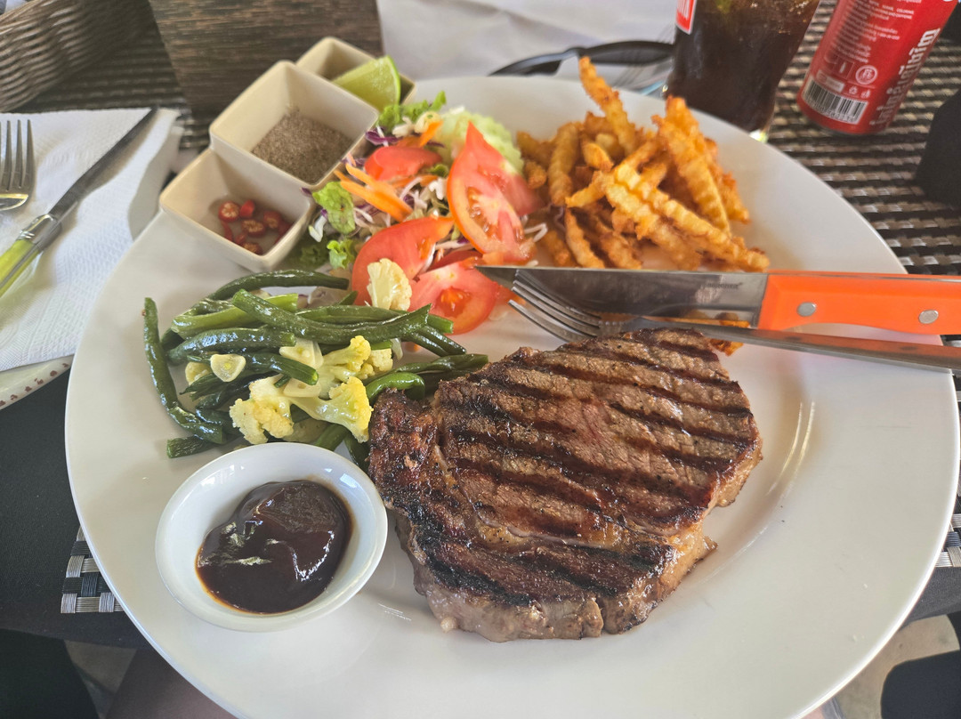 Martini Bar Restaurant Kep