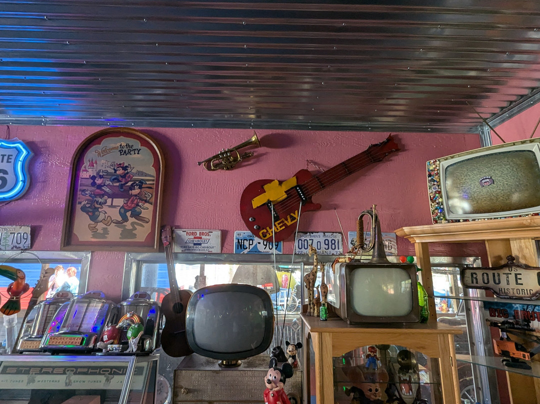 Crosstar Flag And Tag Museum-Afton必去景点