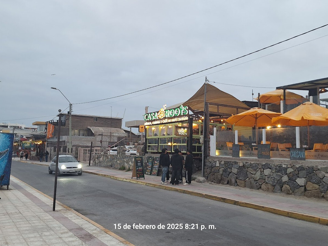 Roots Café