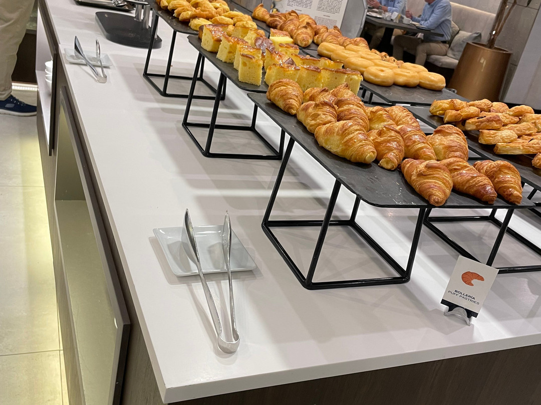 阿巴公园酒店主图