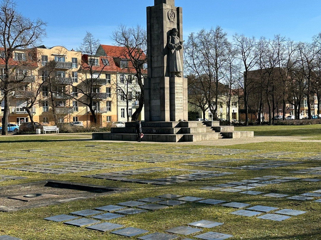 Sowjetisches Ehrenmal景点图片