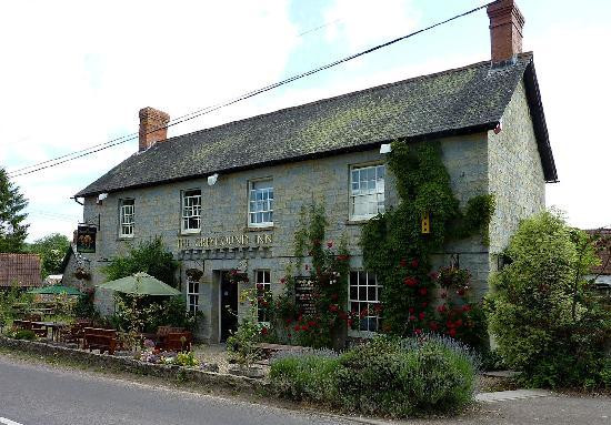 The Greyhound Inn主图