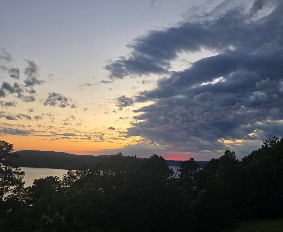 Pointe West Resort Motel主图