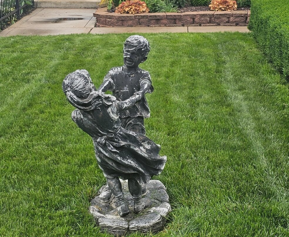 Michael Jackson Family Home景点图片
