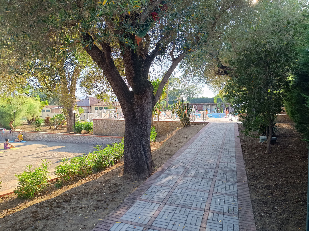 特利文托住宅酒店主图