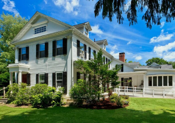 The Buttonball Inn主图