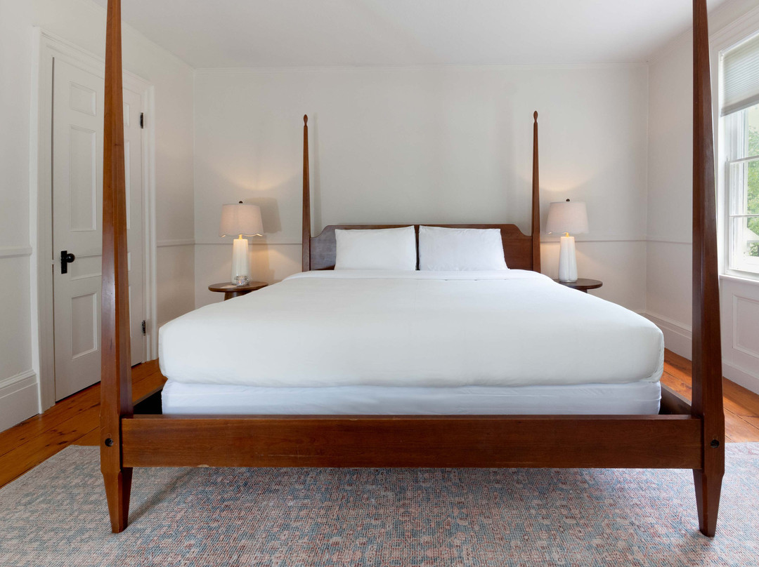 The Buttonball Inn主图