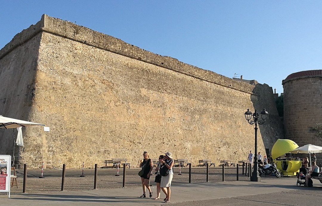 Affacci a mare: Bastioni e Lungomare-阿尔盖罗必去景点