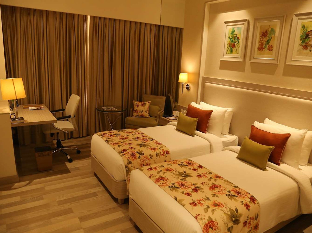 Efcee Sarovar Premiere主图