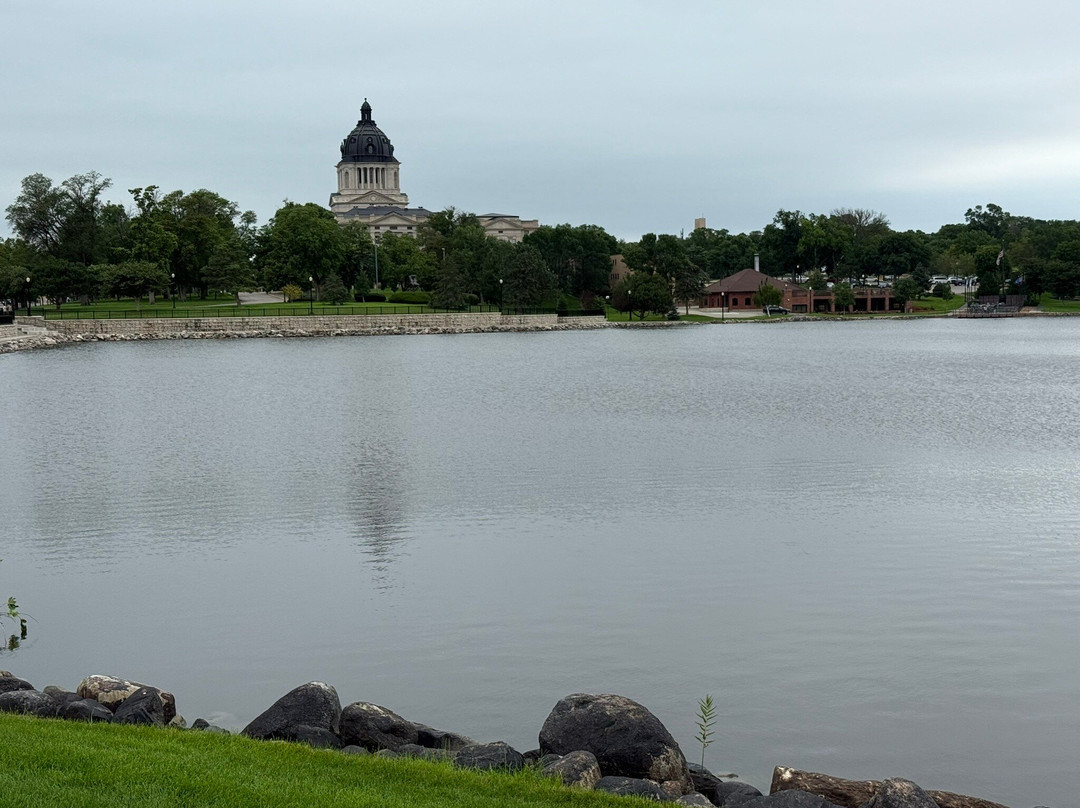 State Capitol-皮尔必去景点