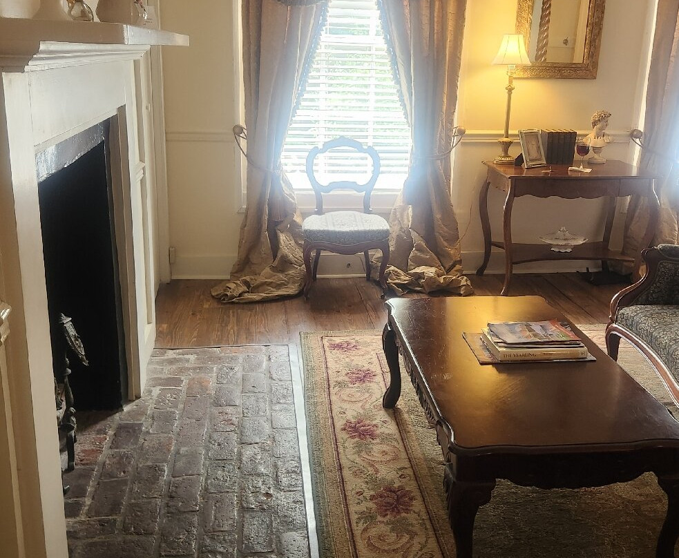 The Burn Luxury Inn主图