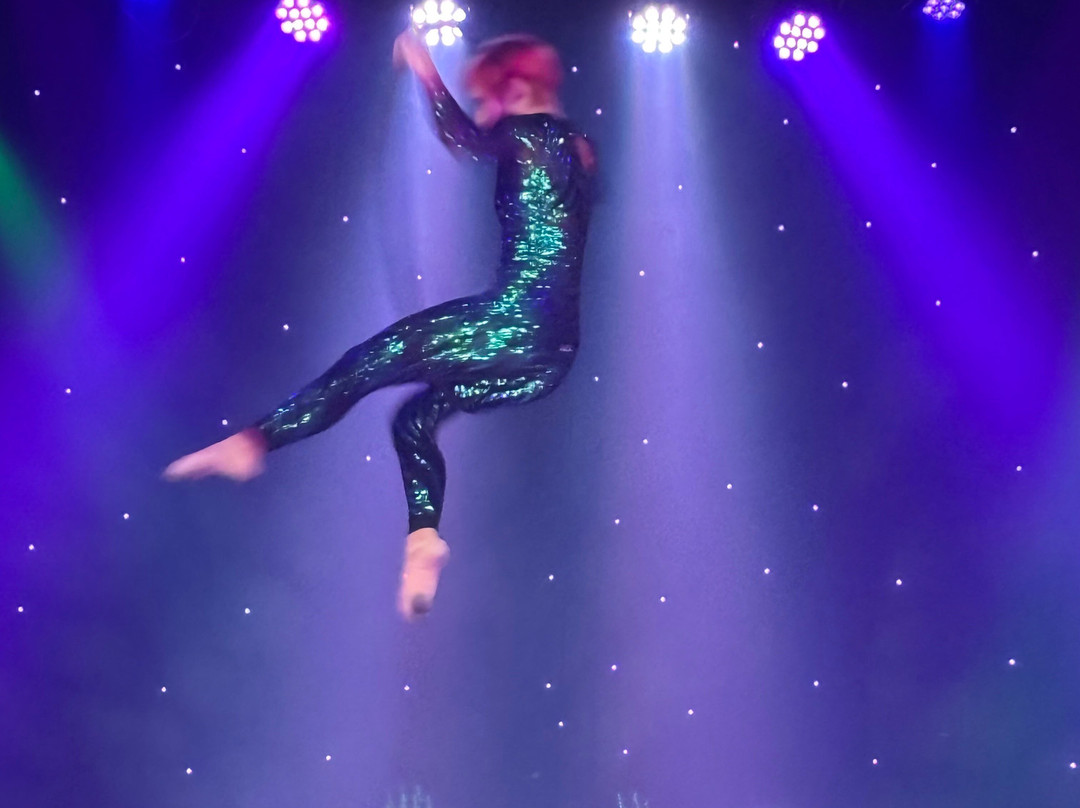 Array: Mountain of Entertainment Theater-皮金福奇必去景点