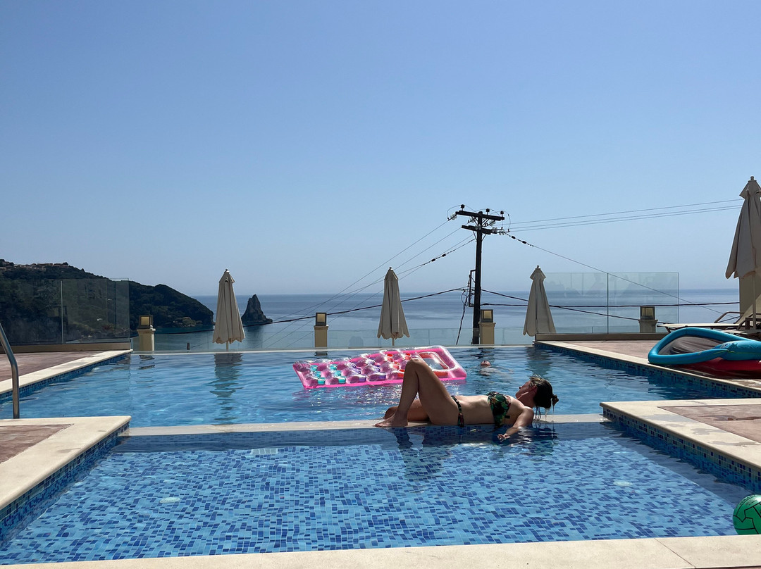 Mazis Apartments主图