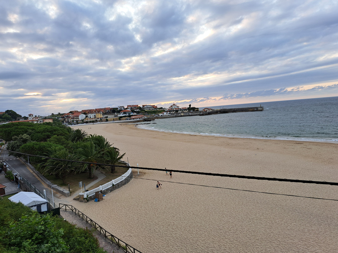Playa de Luaña-Cobreces必去景点