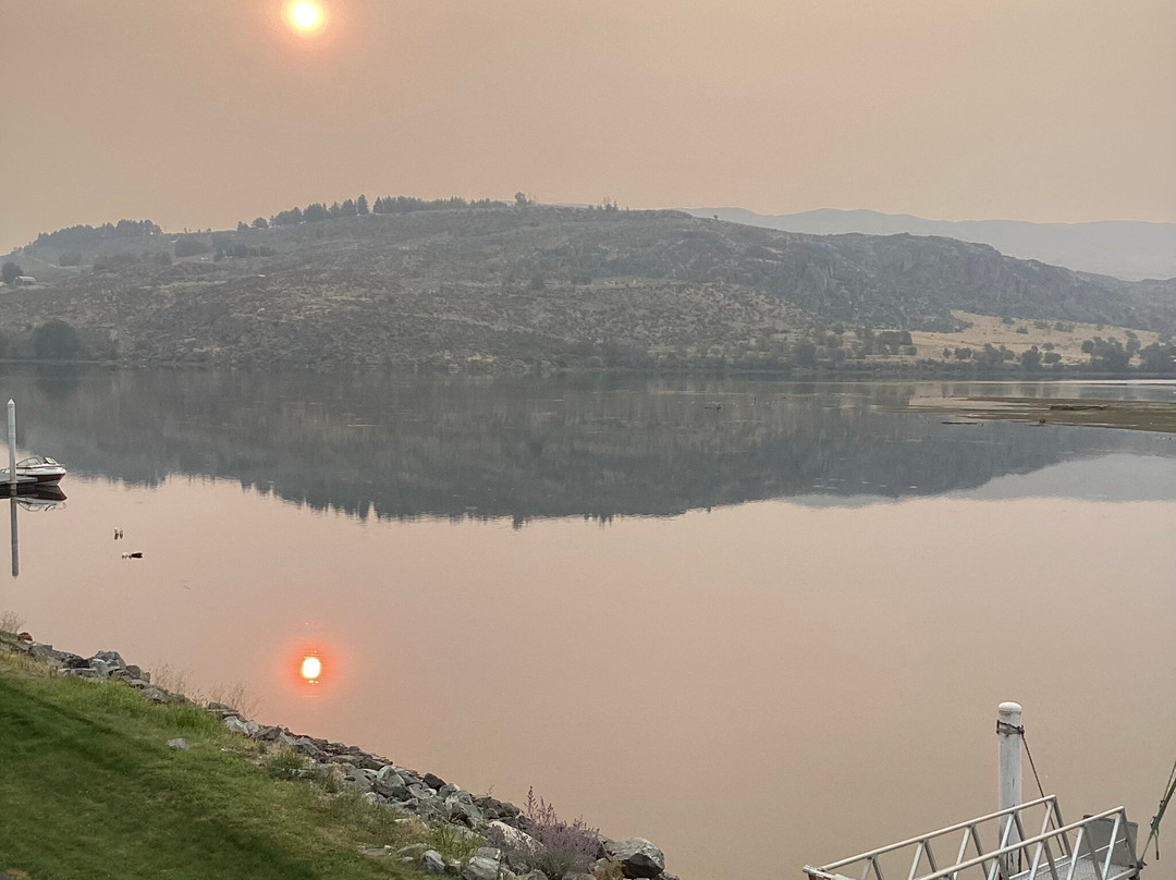 Howard's on the River主图