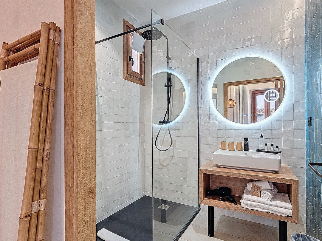 Intense Boutik Hôtel主图