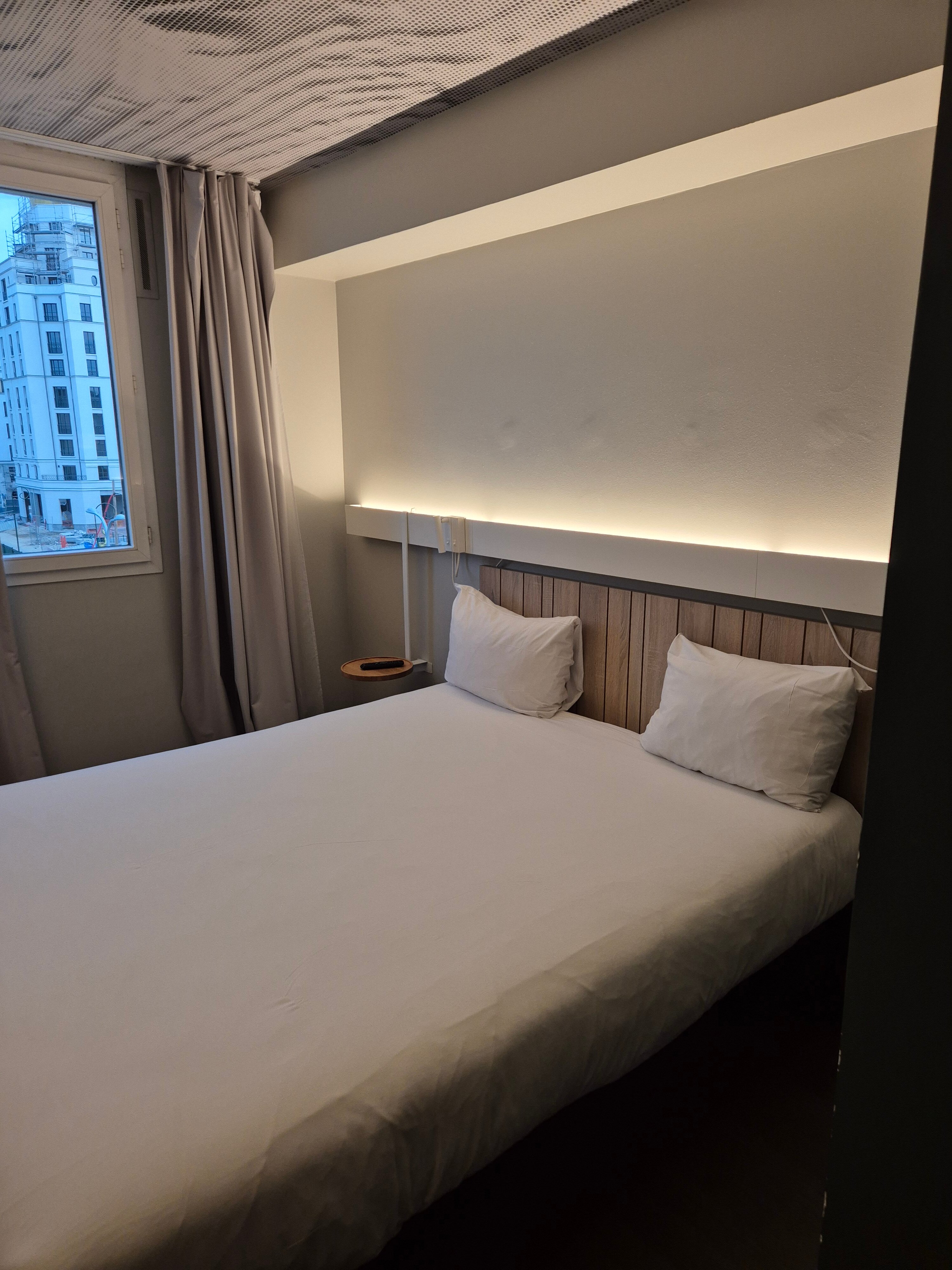 南巴黎 - 克拉玛特钟楼酒店-客卧