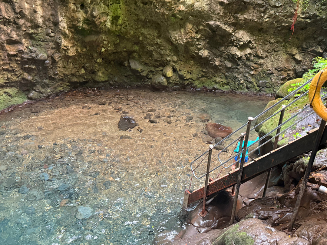 Oropendola Waterfall-利比里亚必去景点