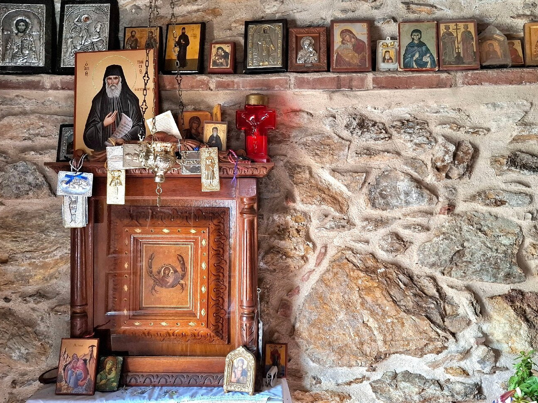 Panagia Kavouradena-Xirokampos必去景点