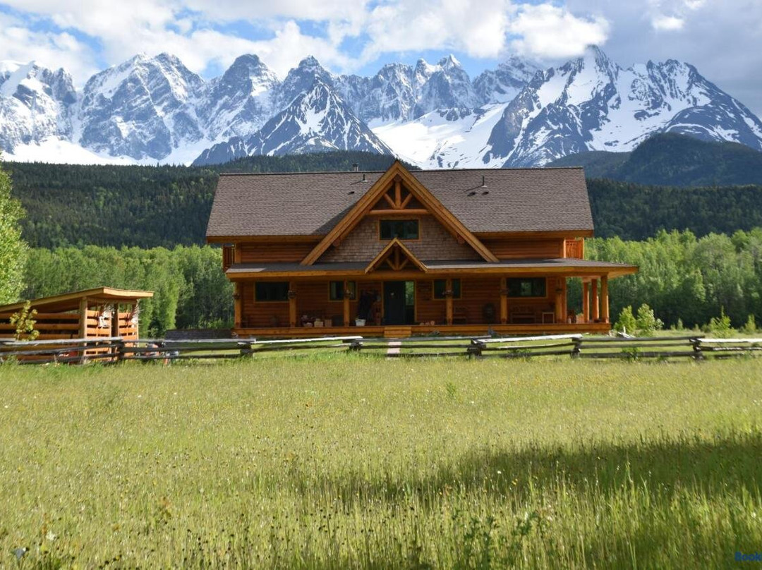 Seven Sisters Mountains House