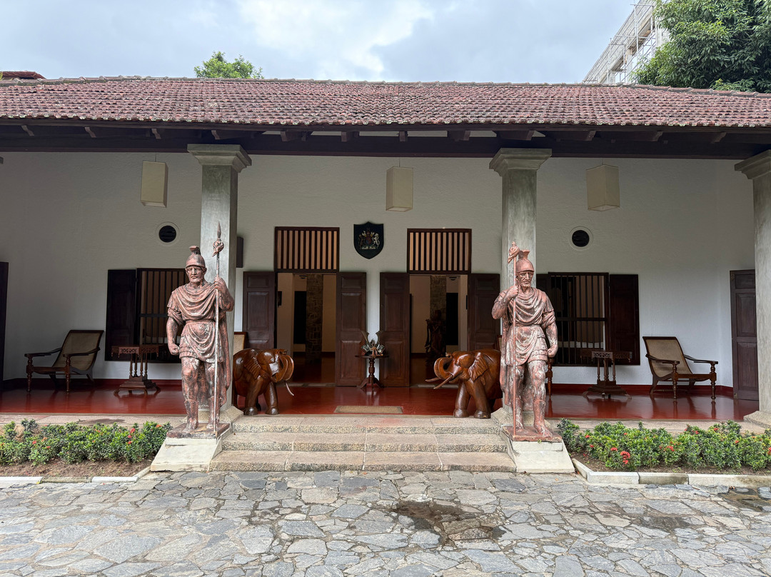 锡兰石简易别墅酒店主图