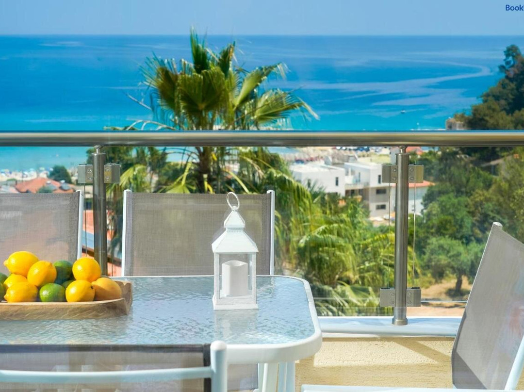 Inroy Sea View Apartments