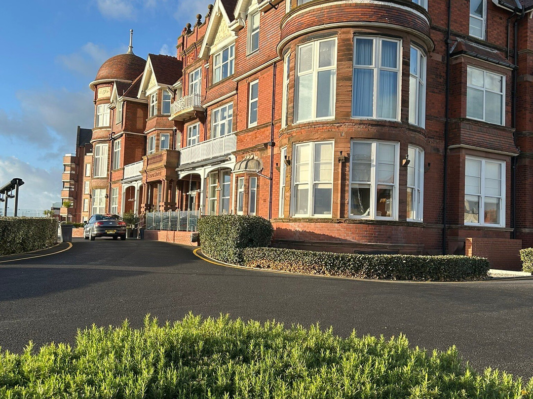 The Grand Hotel主图