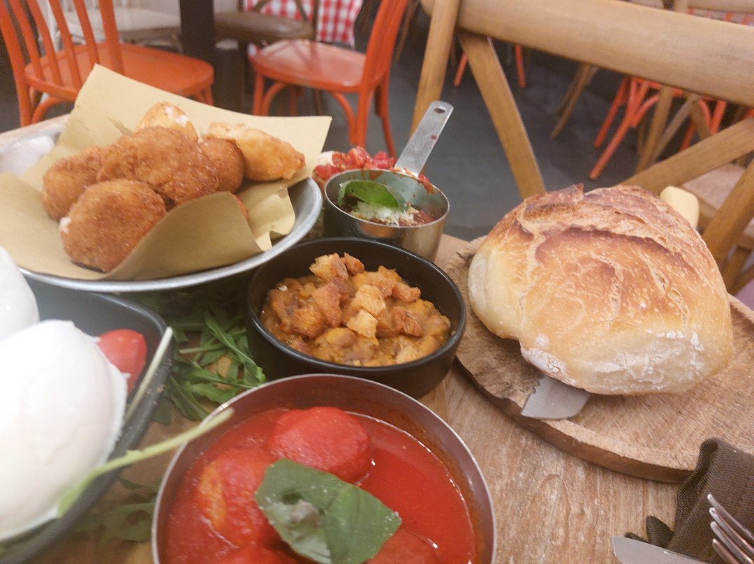 O'Scemo trattoria napolegna