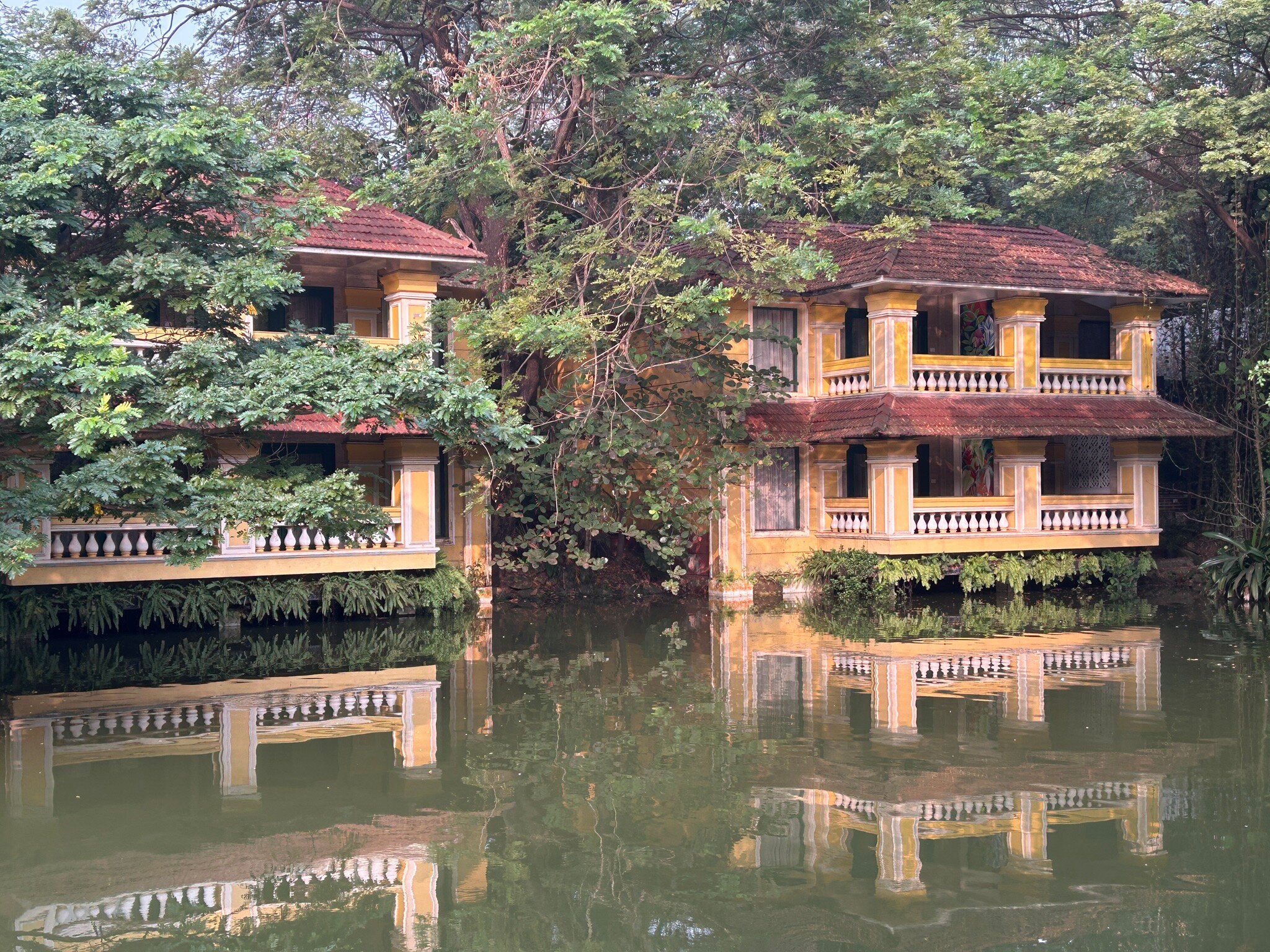 梅菲尔礁湖酒店-官方
