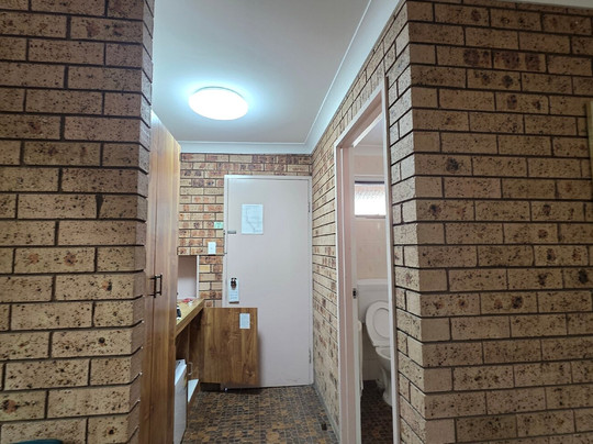 Ten Dollar Town Motel主图