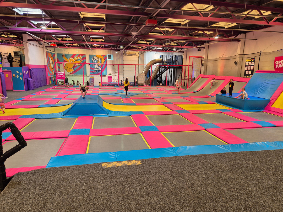 Jump In Camberley-坎伯利必去景点