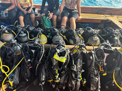 Spanish Dancer Divers-孥归必去景点