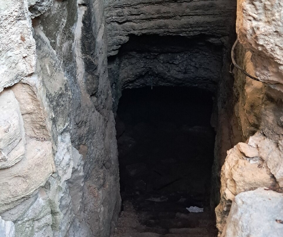 St. Solomon's Catacombs-帕福斯必去景点