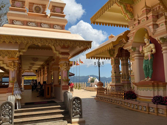 Mahamevnawa Monastery-Kumbalwela必去景点