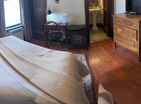 Riverside Hot Springs Inn & Spa主图