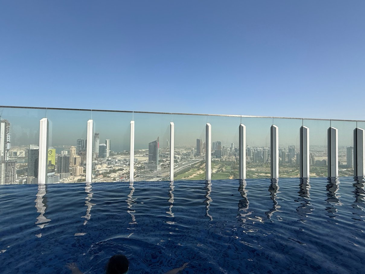 塔吉朱美拉湖塔楼酒店-泳池