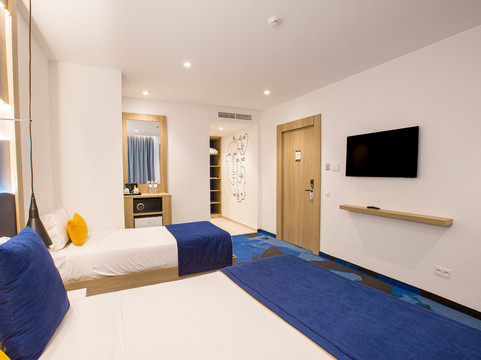 卡尔顿酒店主图