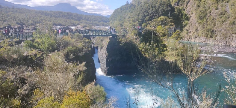 Saltos del Petrohue-巴拉斯港必去景点