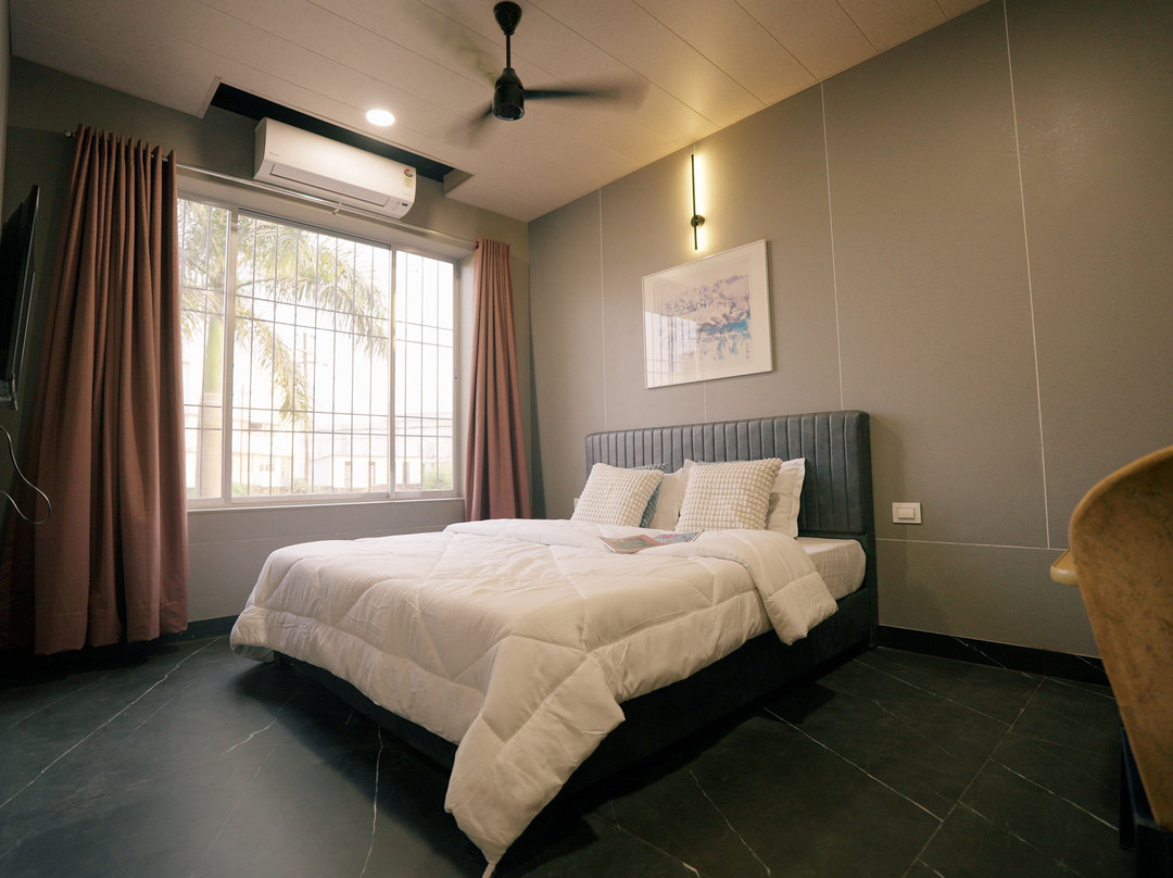 Shree Lodging & Boarding