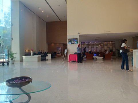 雷根塔中央异域风情大酒店主图