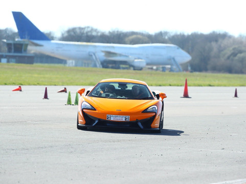 Everyman Driving Experiences-Hoton必去景点