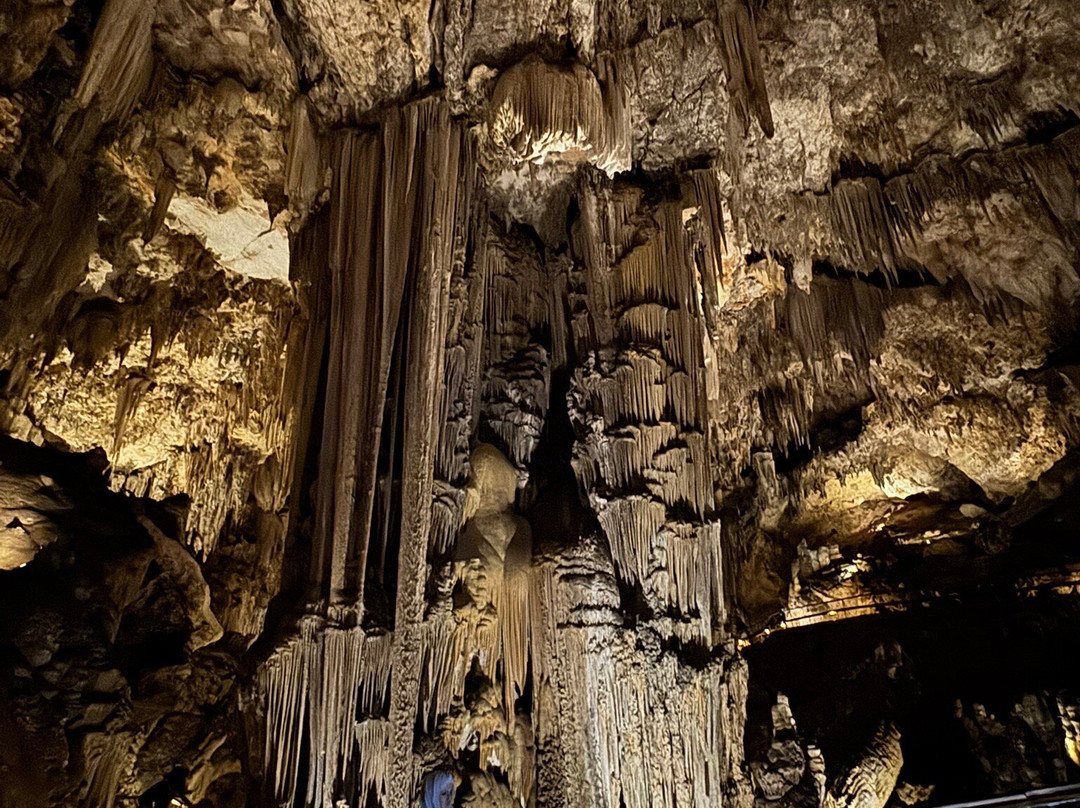 内尔哈溶洞 -内尔哈必去景点