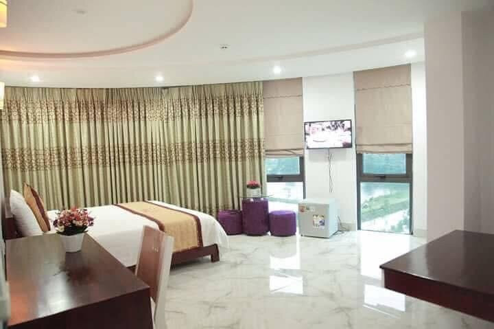 White Rose Hotel