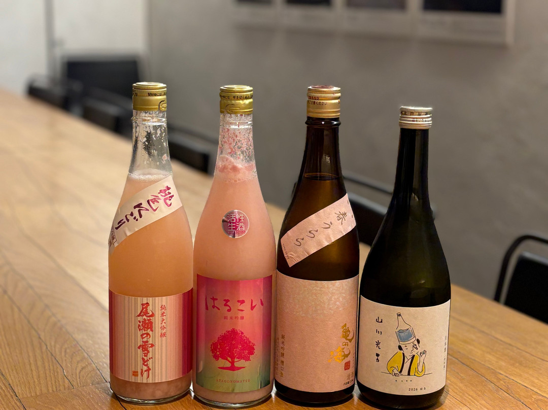 築・月酒店主图