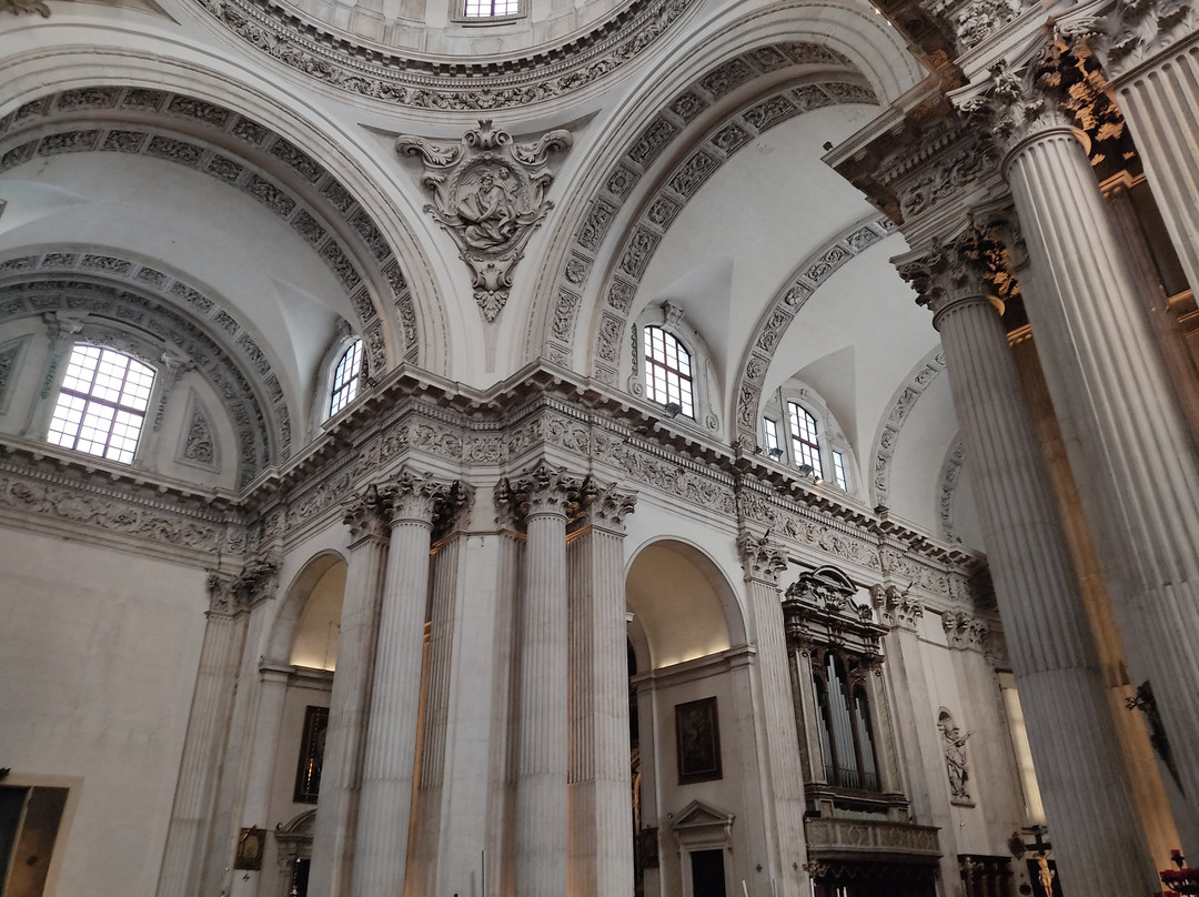 Duomo Nuovo-布雷西亚必去景点