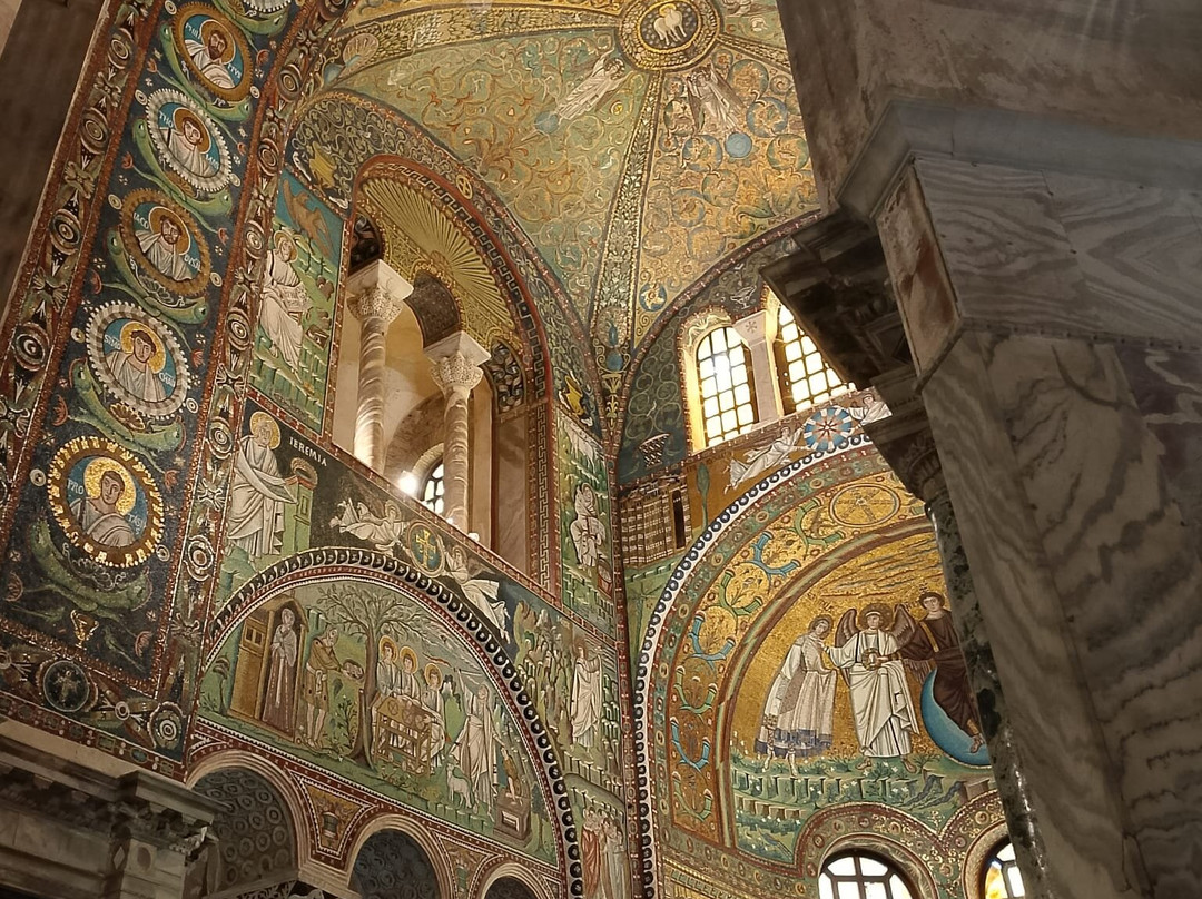 圣维塔教堂-拉韦纳必去景点