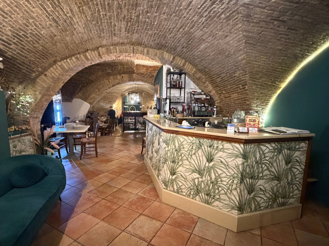 Murat Wine E Restaurant