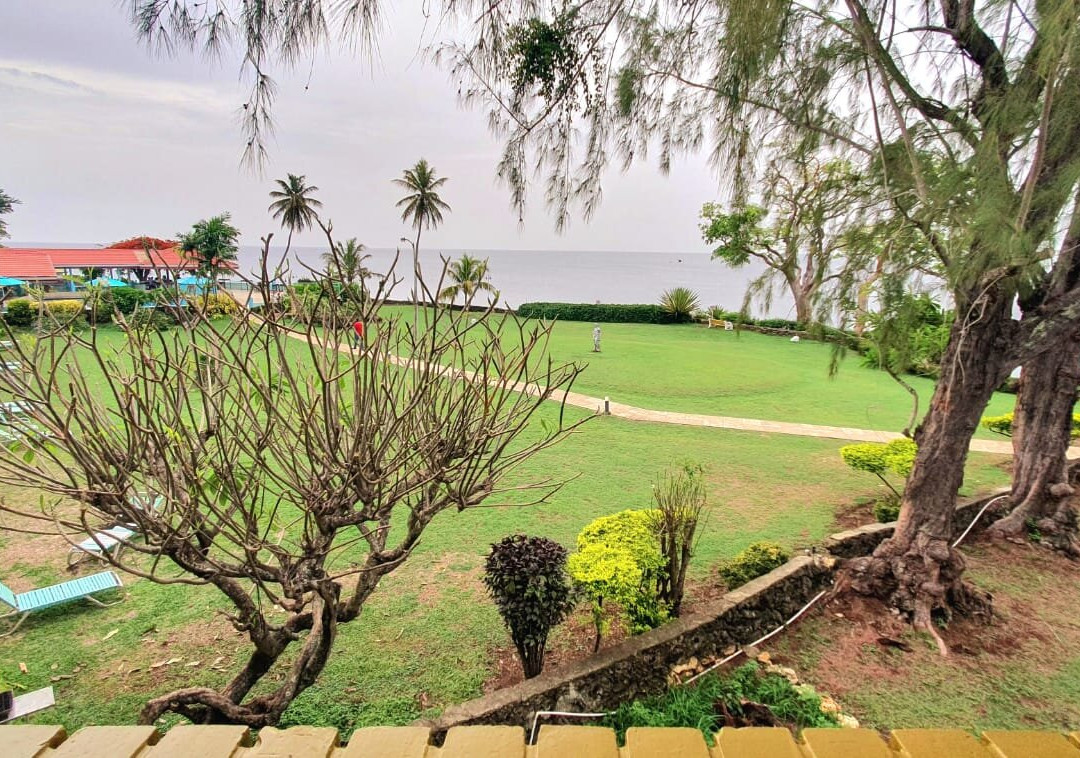 Crown Point Beach Hotel Limited主图