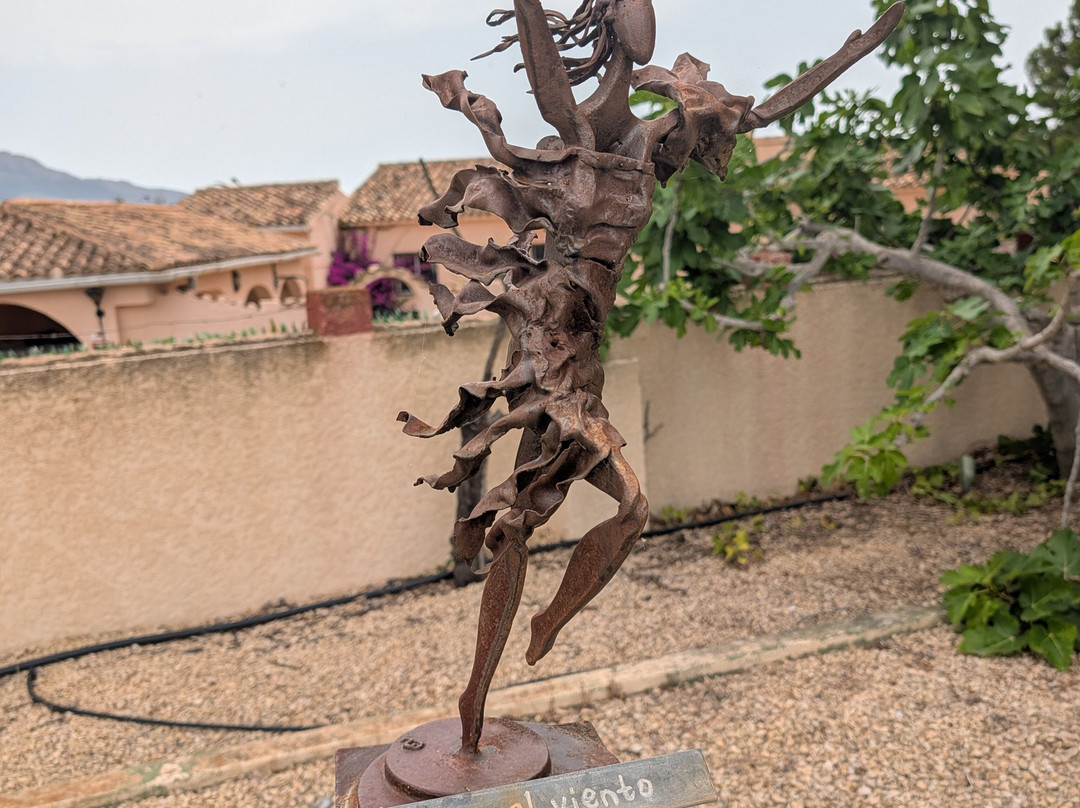 Klein Schreuder Sculpture Garden-L'Alfas del Pi必去景点